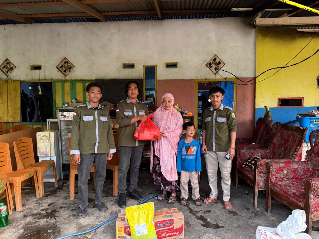 Wujud Kepedulian, IPMI Sidrap Cabang Pitu Riawa Salurkan Bantuan untuk Korban Kebakaran di Desa Betao&nbsp;Riase